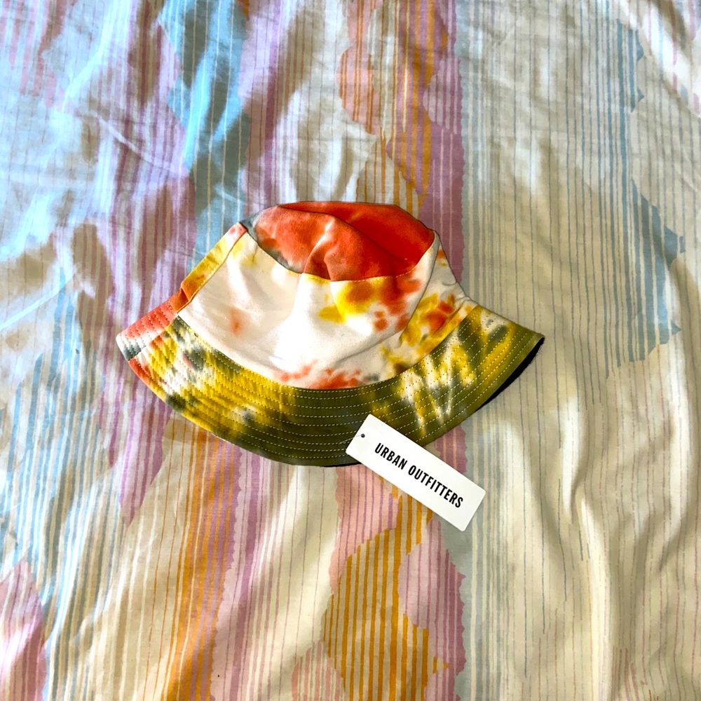 Bucket hat